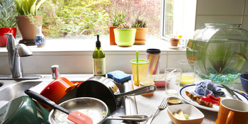 Cleaning dishes is one of the different ways to use dryer sheets