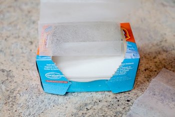 Dryer sheets, how to use dryer sheets, unique uses for dryer sheets, popular pin, cleaning hacks, clean home, clean tips.