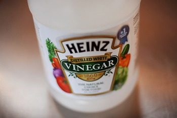 Use vinegar as an idea to remove odor from smoke