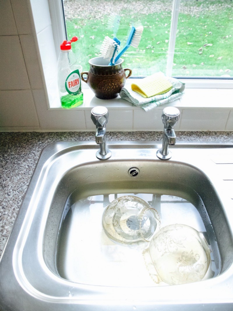 3 {Super} Simple Tips for Dusting your Lampshades Wrapped in Rust