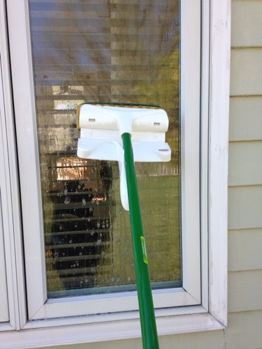 8 Essential Window Cleaning Tips3