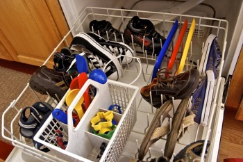 Dishwasher, dishwasher hacks, cleaning hacks, cleaning, popular pin, items to clean, clean home, cleaning tips, DIY cleaning.