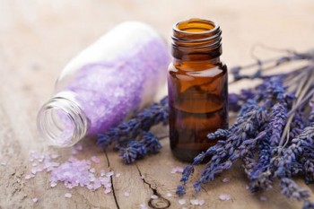 10-ways-to-clean-naturally-with-essential-oils8
