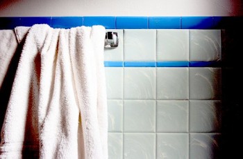 10-tips-that-will-help-clean-your-bathroom-like-a-pro9