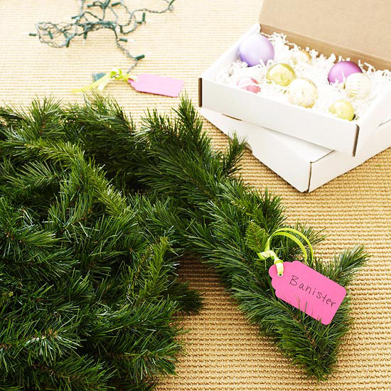 18-ways-to-store-your-christmas-decorations10