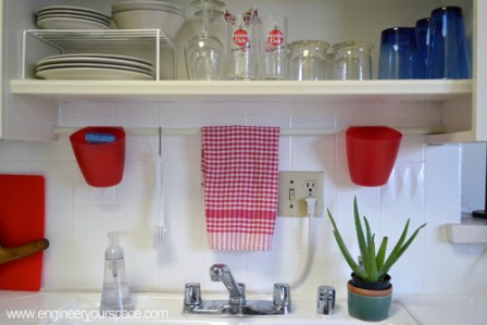 20-ways-to-reduce-clutter-with-tension-rods16