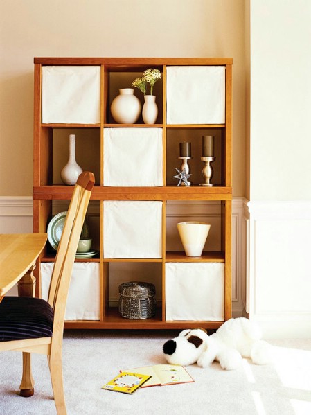 20-ways-to-reduce-clutter-with-tension-rods4