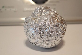 10-unheard-of-ways-to-use-aluminum-foil7