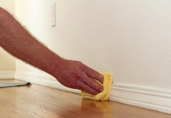 how-to-clean-baseboards