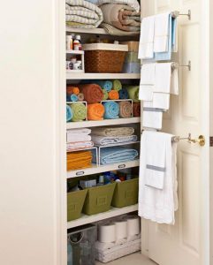 10 Awesome Ways to Completely Organize Your Linen Closet| Organize Your Linen Closet, How to Organize Your Linen Closet, Linen Closet Organization, Closet Organization, Home Organization Tips and Tricks