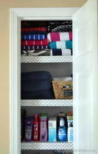 10 Awesome Ways to Completely Organize Your Linen Closet| Organize Your Linen Closet, How to Organize Your Linen Closet, Linen Closet Organization, Closet Organization, Home Organization Tips and Tricks