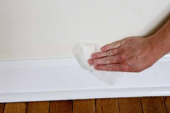 Clean Your Baseboards in a Flash! How to Clean Your Baseboards, Cleaning Your Baseboards, Cleaning, Cleaning Tips and Tricks, How to Clean Your Home, Home Cleaning Hacks, Cleaning Tips, Fast Ways to Clean Your Baseboards