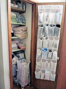 10 Awesome Ways to Completely Organize Your Linen Closet| Organize Your Linen Closet, How to Organize Your Linen Closet, Linen Closet Organization, Closet Organization, Home Organization Tips and Tricks