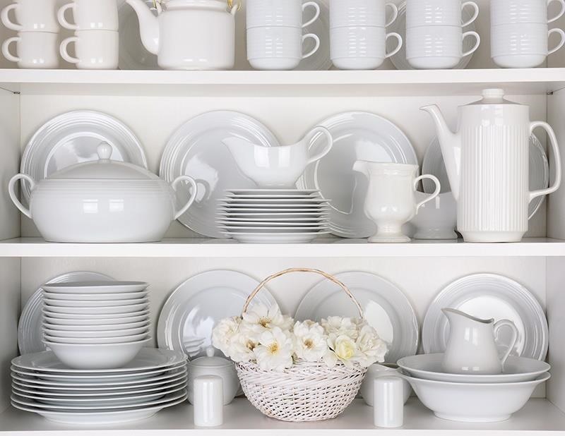 The RIGHT Way to Clean Your China| Cleaning China, How to Clean China, Cleaning, Clean Dishes, How to Clean Dishes, Cleaning Hacks, Cleaning 101, China Care. #ChinaCare #Cleaning #CleanKitchen #CleaningTips