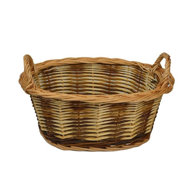 How to Remove Dust From Wicker Baskets Wrapped in Rust