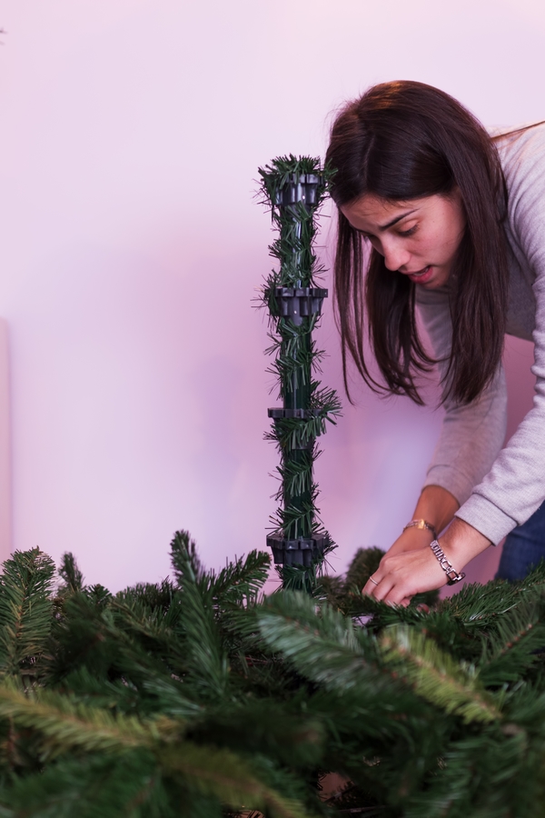 There is nothing better than a beautiful Christmas tree. In order to have the best looking tree, you need to make sure you clean it. Here's how to clean an artificial Christmas tree. 