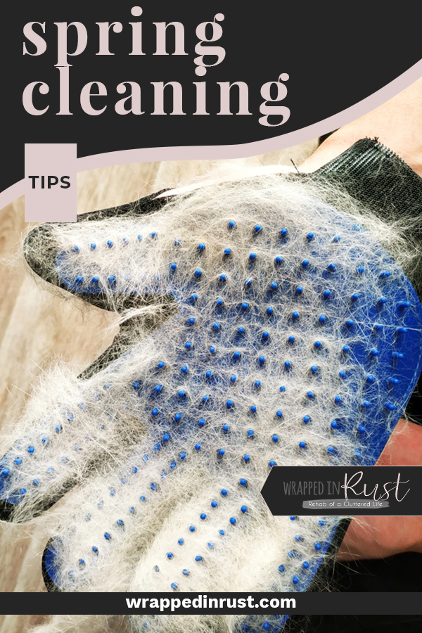 Whether your focus is deep cleaning, decluttering or just a few extra things besides the weekly routine, you will find some awesome Spring cleaning tips here that will get you on track! #wrappedinrustblog #springcleaningtips #springcleaninghacks