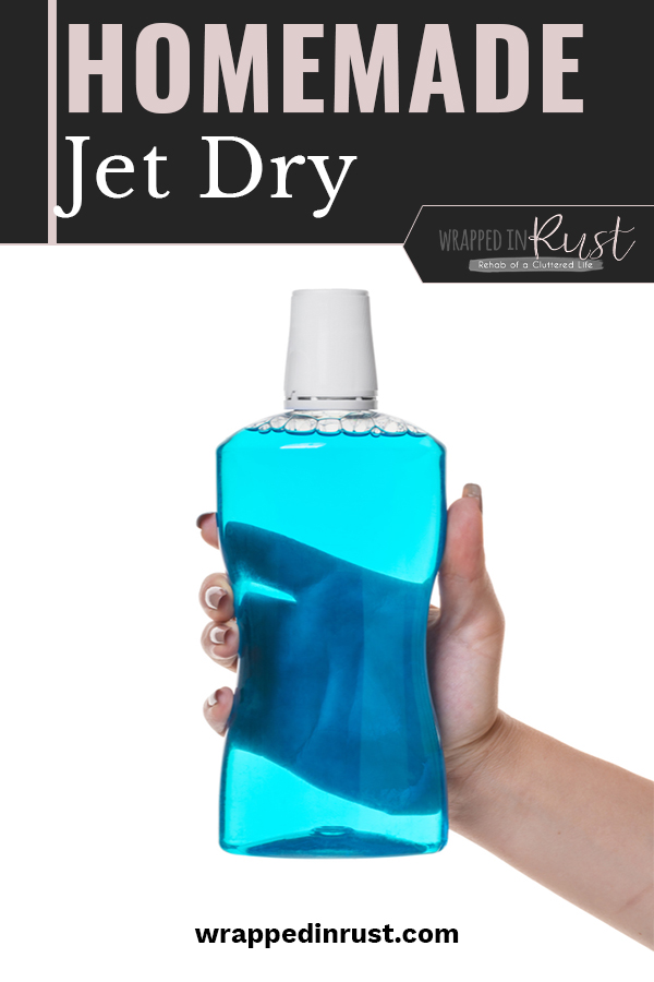 Homemade Jet Dry rinse agent for your dishwasher isn't just a dream, it's a reality. Don't keep spending money on expensive chemicals, when you can make your own with as little as two ingredients! #wrappedinrustblog #homemadejetdry #DIYrinseagent