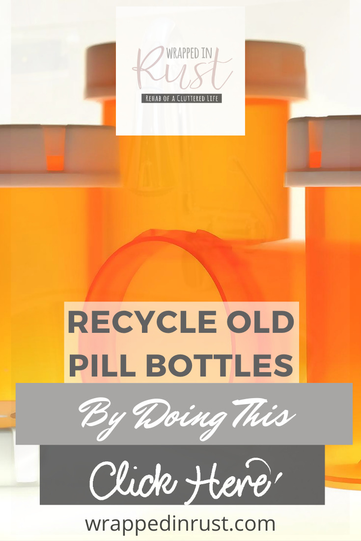 Make some really fun crafts using old pill bottles and feel good about doing your part to recycle by repurposing! #wrappedinrustblog #usesforoldpillbottles #repurpose