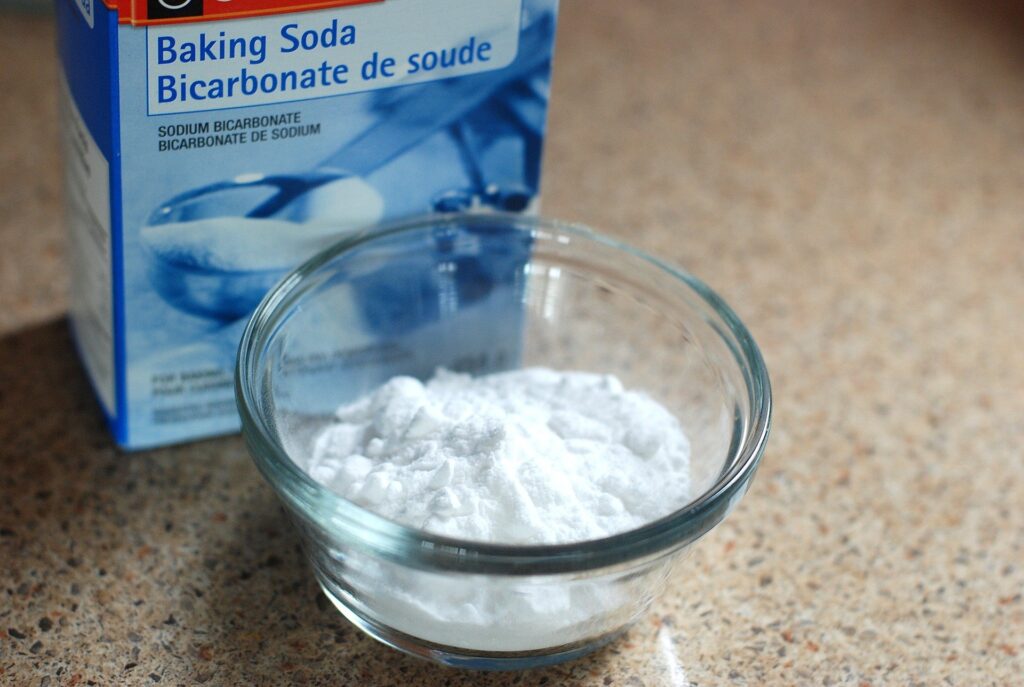Vinegar and baking soda to clean toilet bowl stains