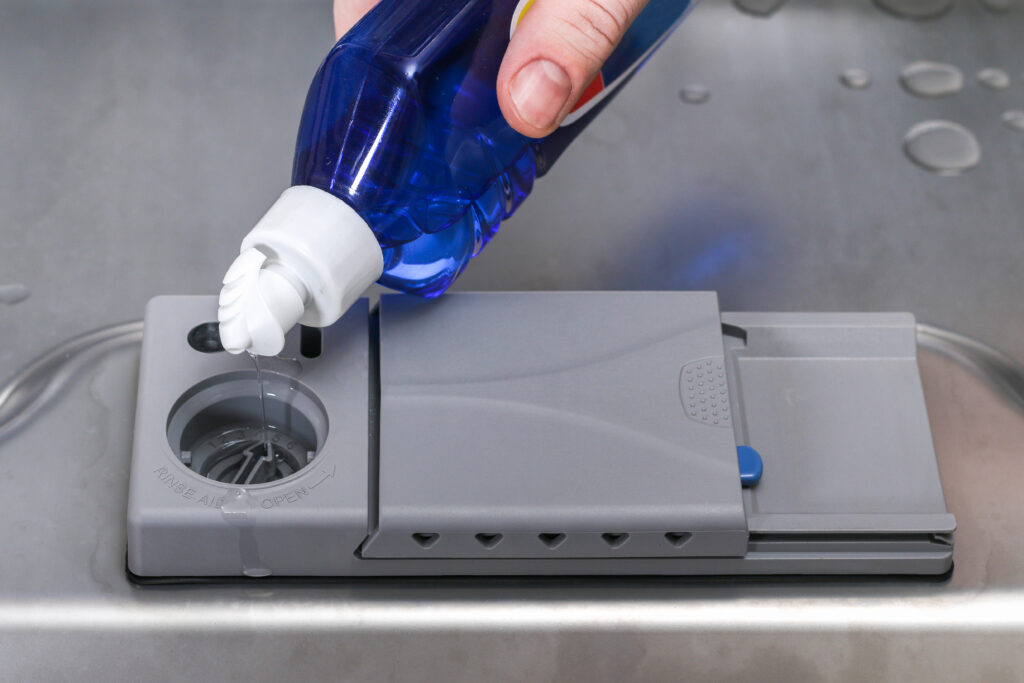 DIY Dishwasher Rinse Aid to Make At Home